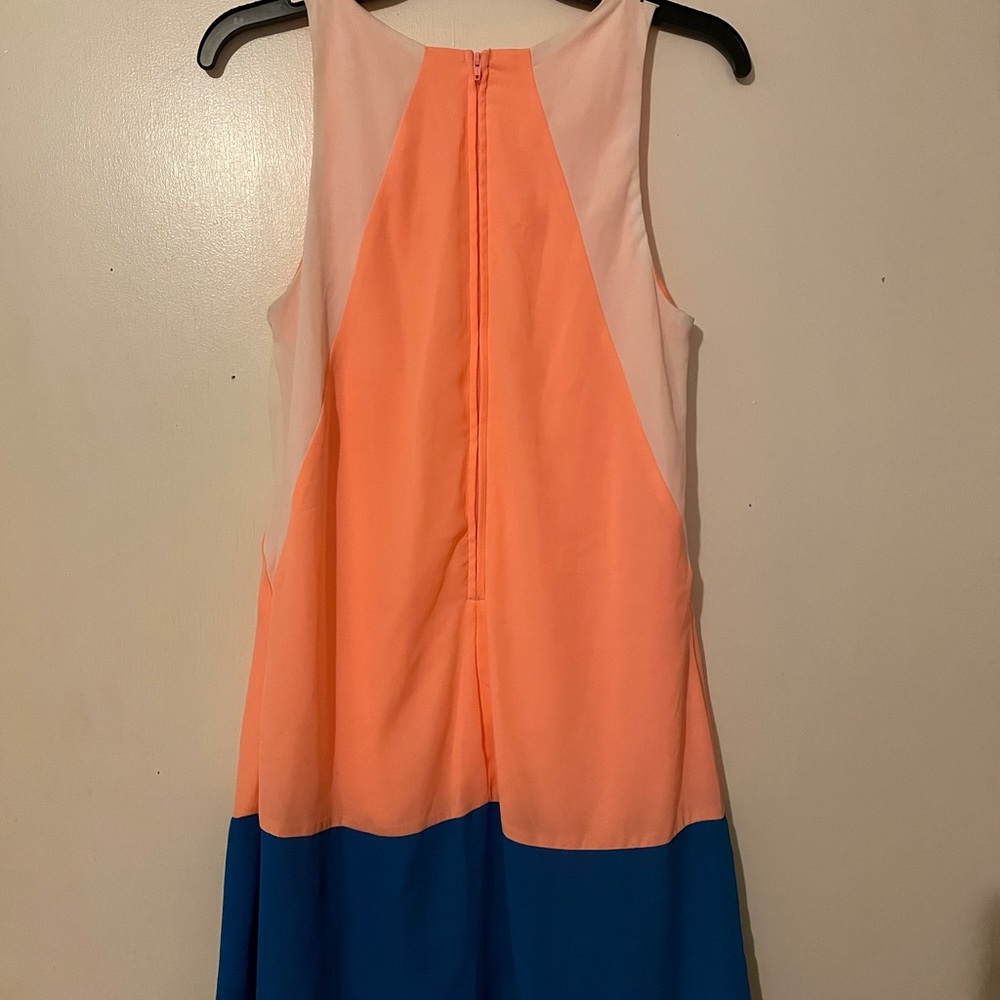 Color block Shift Dress - Picture 3 of 4